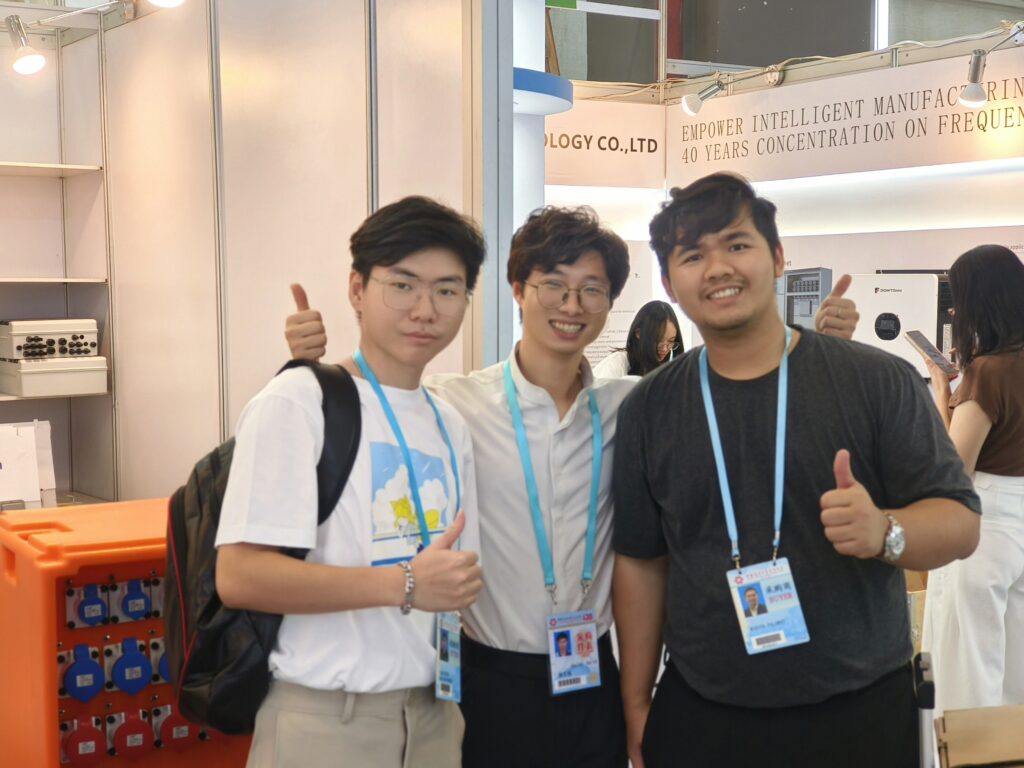 Photo with Thailand Customer in Canton Fair